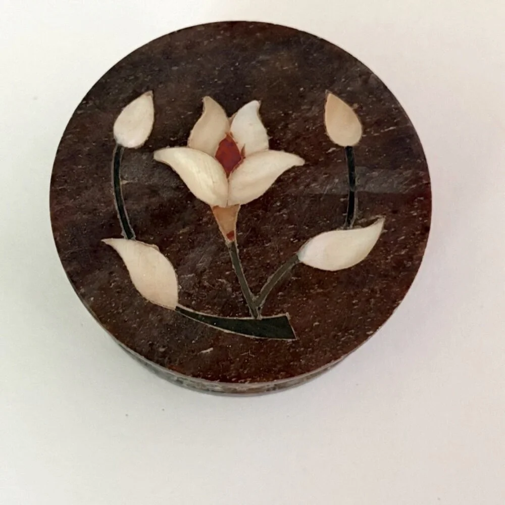 Vtg soapstone trinket box, Crowning Touch Collection